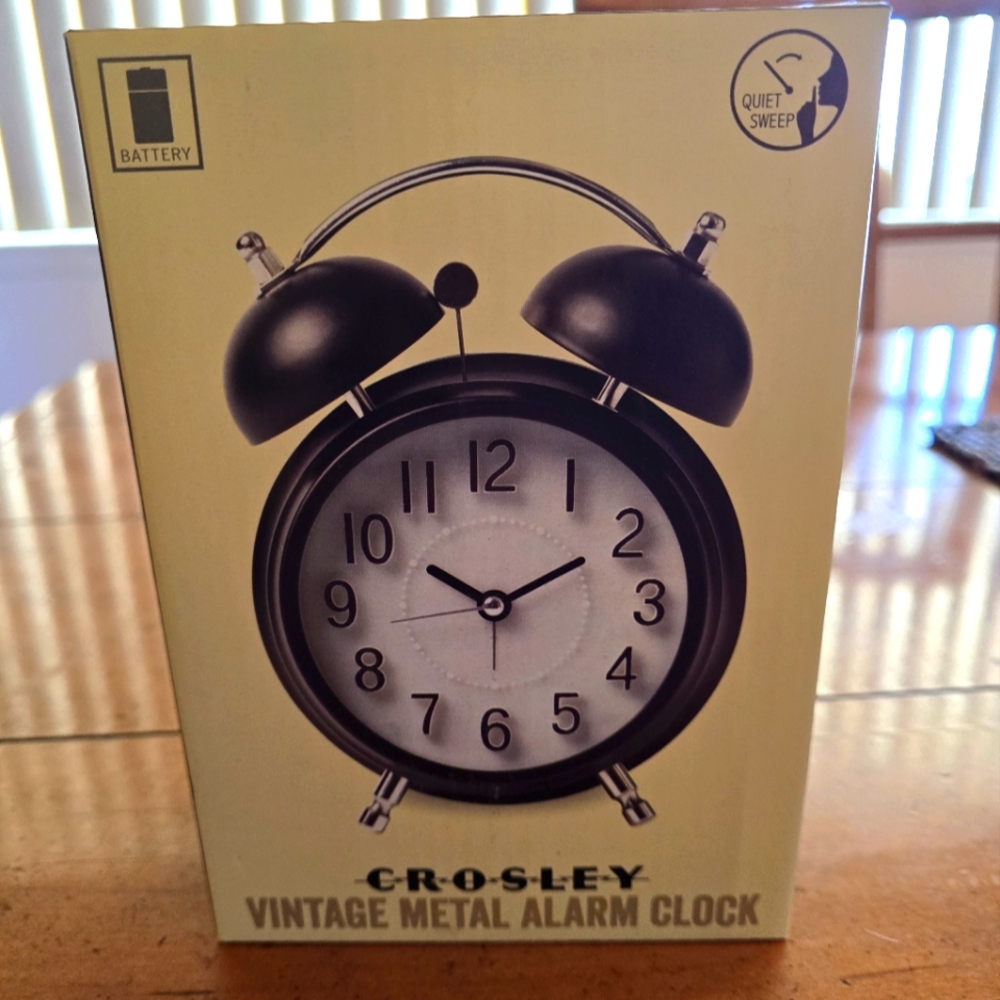 New Vintage 2000 Crosley Retro All Metal Alarm Clock